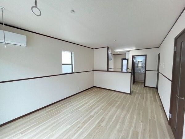 徳次町戸建賃貸住宅B棟　　刈谷市近郊の賃貸はクラスホームの居間・リビング