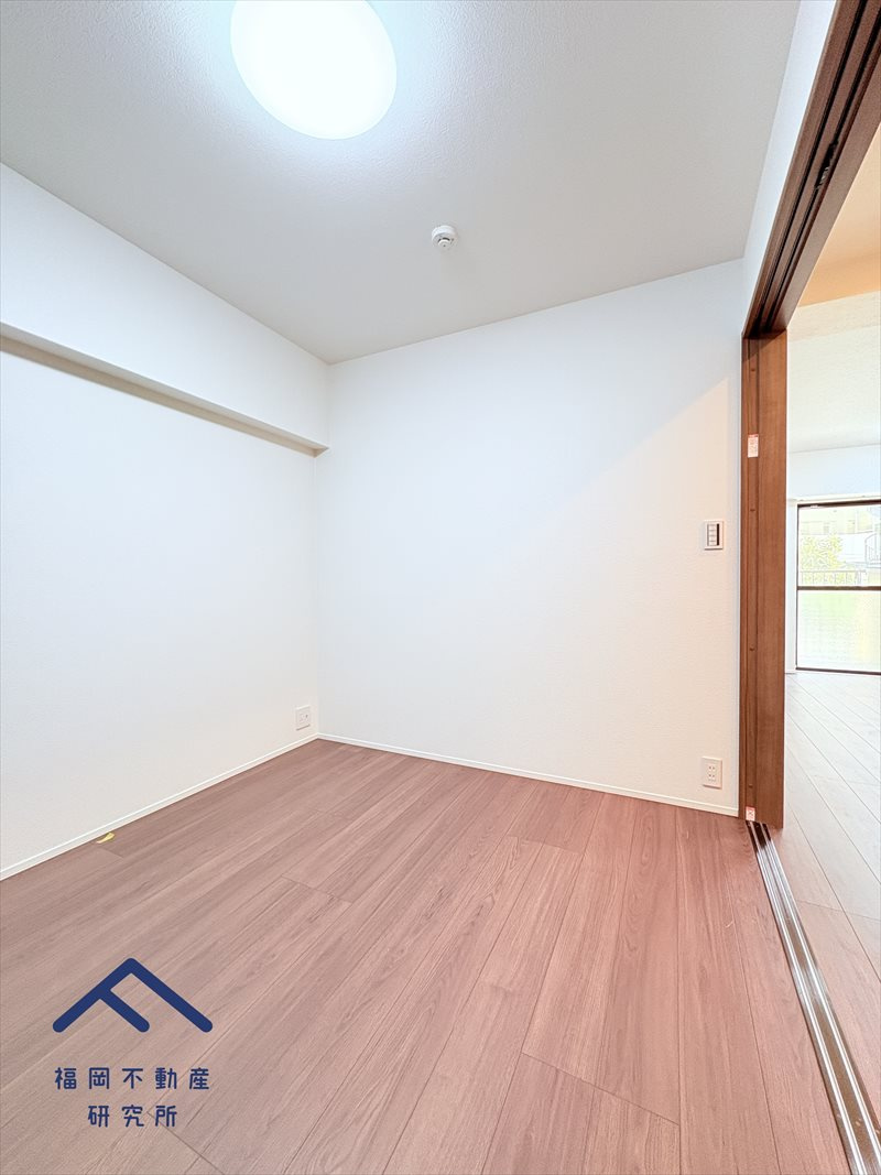 朝日プラザ大橋南の洋室