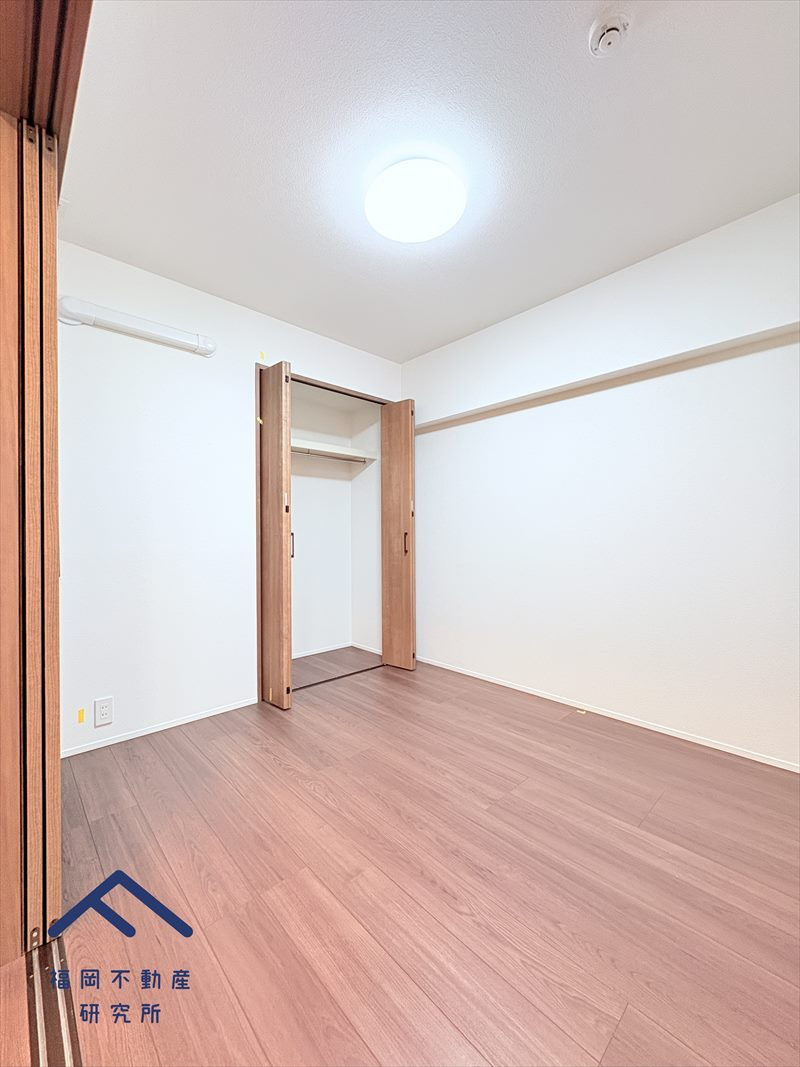 朝日プラザ大橋南の洋室