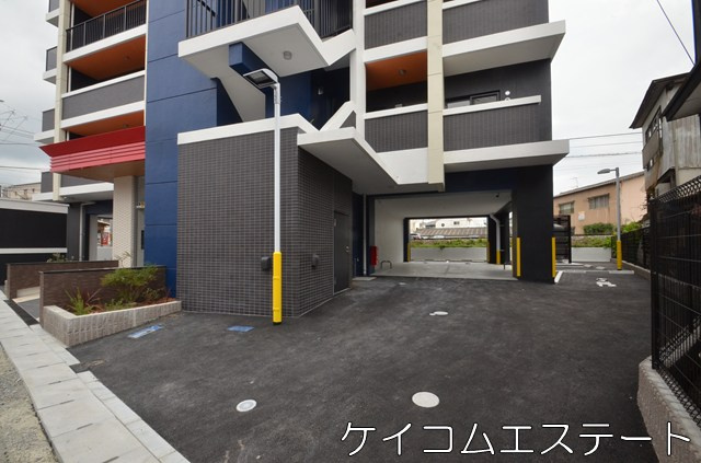 コンダクトレジデンスSANGAMORIの駐車場