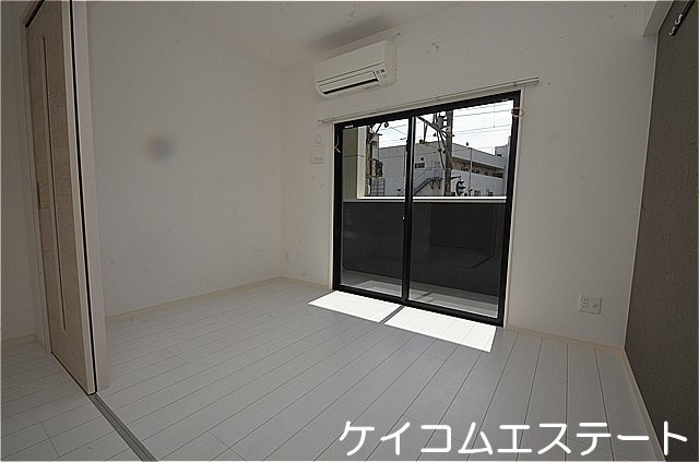 コンダクトレジデンスSANGAMORIの洋室