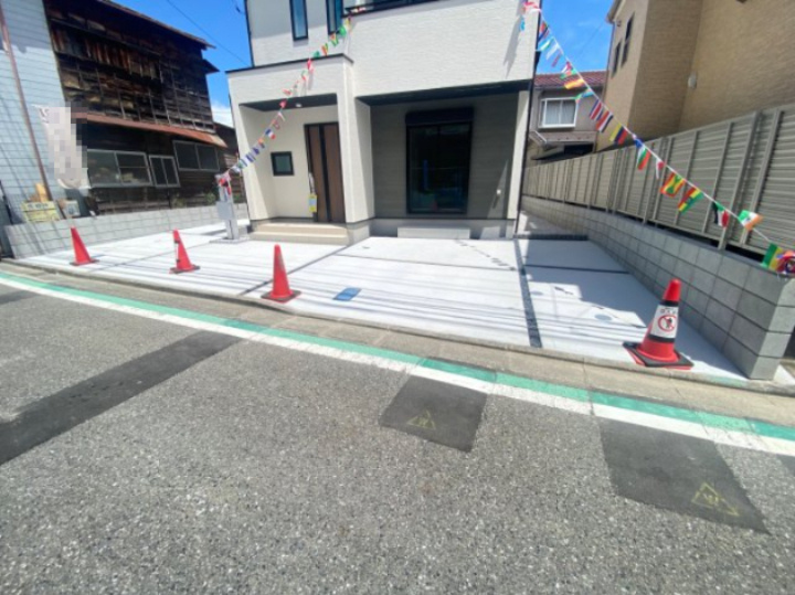 祝　成約済み　八王子市　元横山町　新築戸建ての駐車場|～仲介手数料無料☆八王子ひなた不動産～八王子市元横山町　新築戸建て