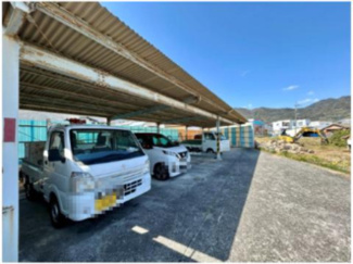 【駐車場】
