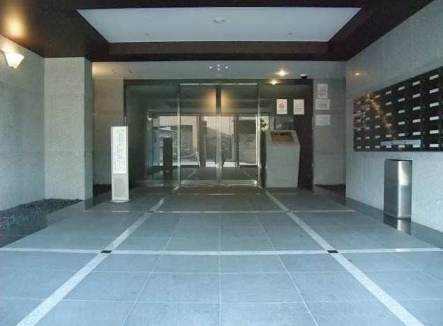 ルーブル中野富士見町伍番館のエントランス
