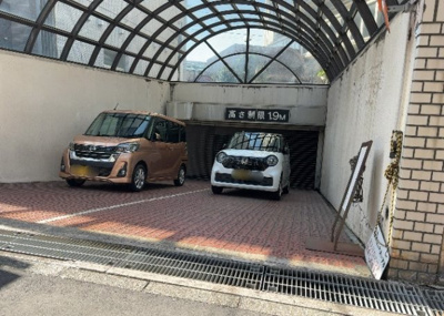 【駐輪場】 | アカデミー・グローリア初穂　町田合同ビル | マンションの駐輪場は、事前に空きがあるか確認を取ると安心です。せっかく入居したのに駐輪スペースがない！なんてことになったら大変ですよね。そこで、内見時や購入前にはまず事前に確認しておくと良いでしょう。