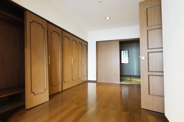 【寝室】 | ヒルトン幸和