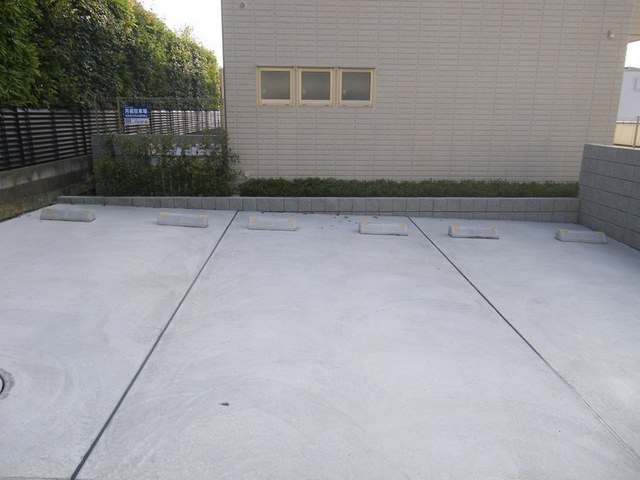 グレイス梶ヶ谷の駐車場|敷地内駐車場