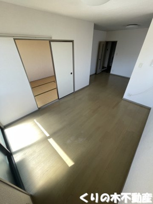 【居間・リビング】 | Lumius Higashimura B棟 | こちらのリビングで趣味の時間をお楽しみください