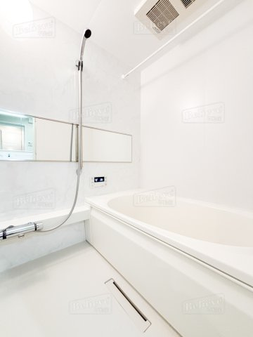 シャーメゾンレジデンス夜明の浴室|追い焚き・浴室乾燥機付きのお風呂です♪