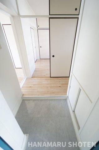 ビレッジハウス検見川6号棟の玄関|物件、駅でお待ち合わせでのご案内歓迎！