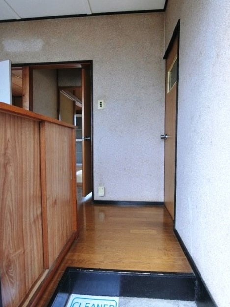 収納もある玄関です