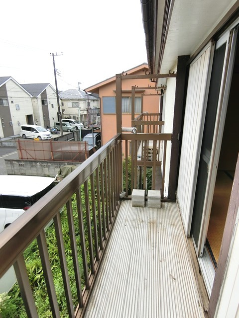 開放的で明るい空間を演出してくれるバルコニーです