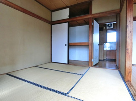 ゆったりとくつろげる和室です