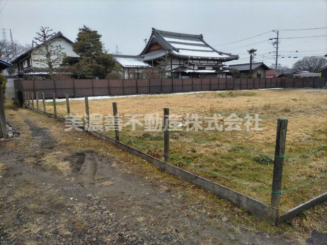 ６４８２０　加茂郡川辺町西栃井土地の外観