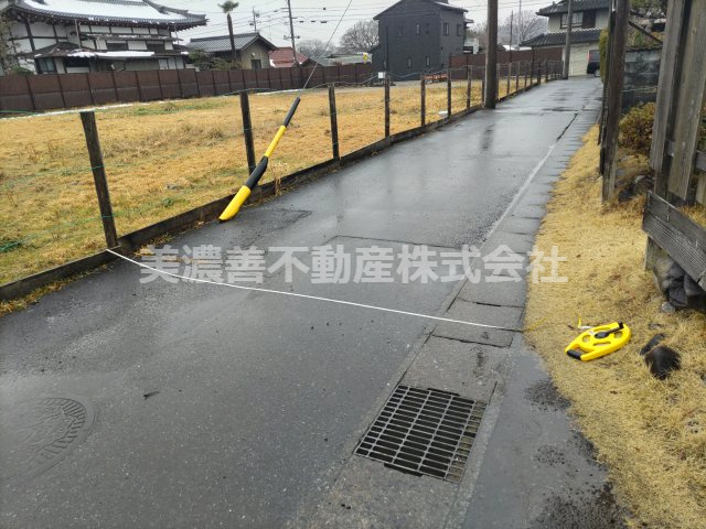 ６４８２０　加茂郡川辺町西栃井土地の周辺