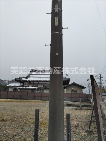 ６４８２０　加茂郡川辺町西栃井土地の外観