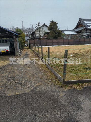 ６４８２０　加茂郡川辺町西栃井土地の外観