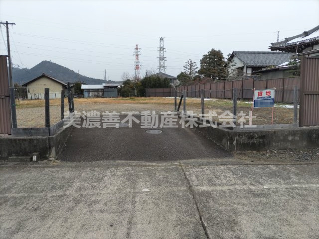 ６４８２０　加茂郡川辺町西栃井土地