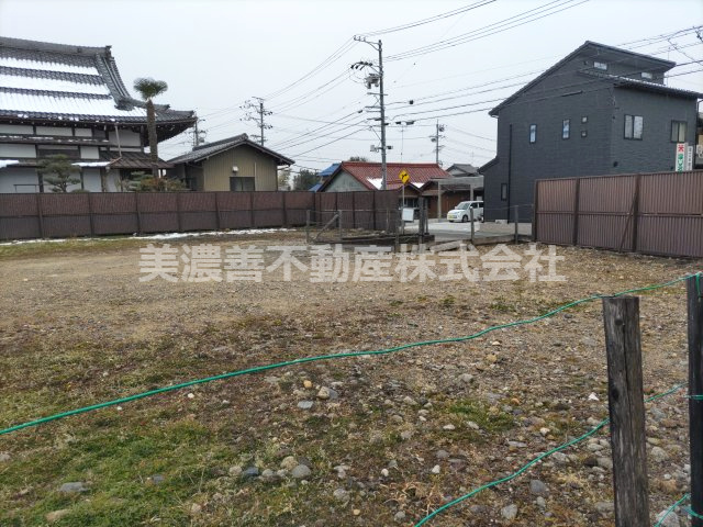６４８２０　加茂郡川辺町西栃井土地の外観