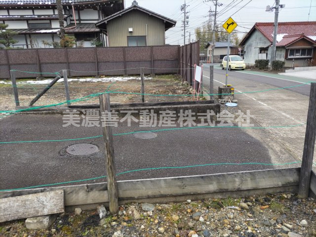 ６４８２０　加茂郡川辺町西栃井土地の周辺