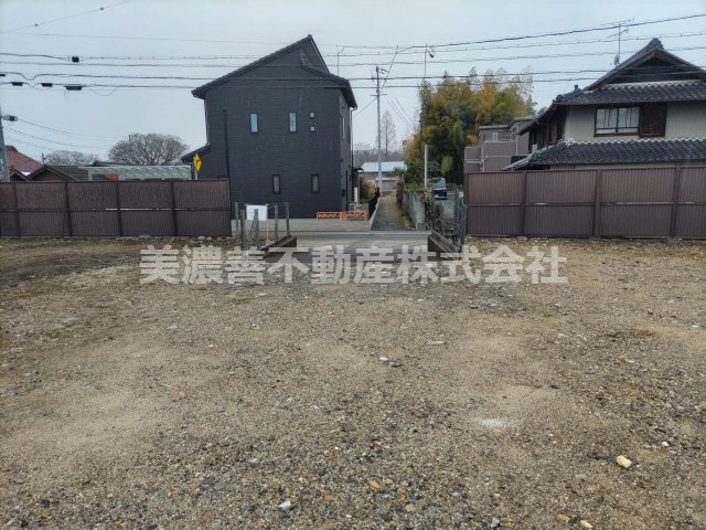 ６４８２０　加茂郡川辺町西栃井土地の外観