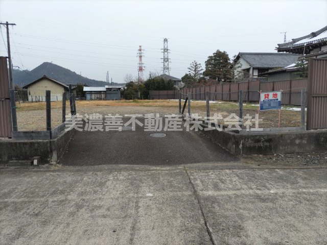 ６４８２０　加茂郡川辺町西栃井土地の外観