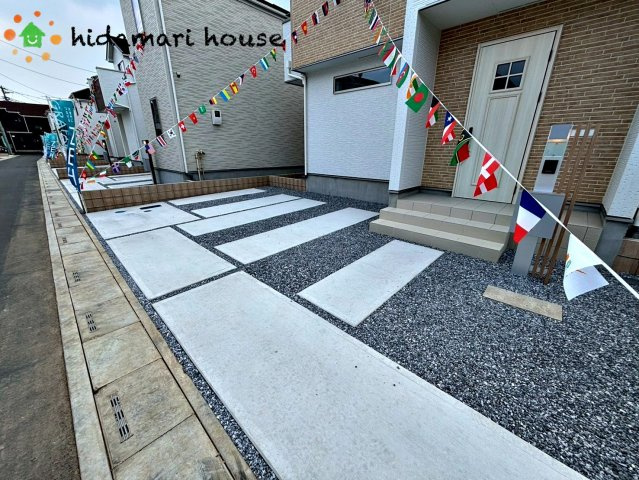 上尾市瓦葺13期　新築戸建　グラファーレ05の駐車場