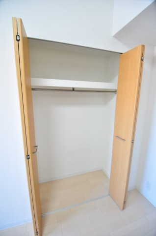 大阪市都島区中野町２丁目の賃貸マンションの収納