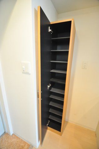 大阪市都島区中野町２丁目の賃貸マンションの玄関