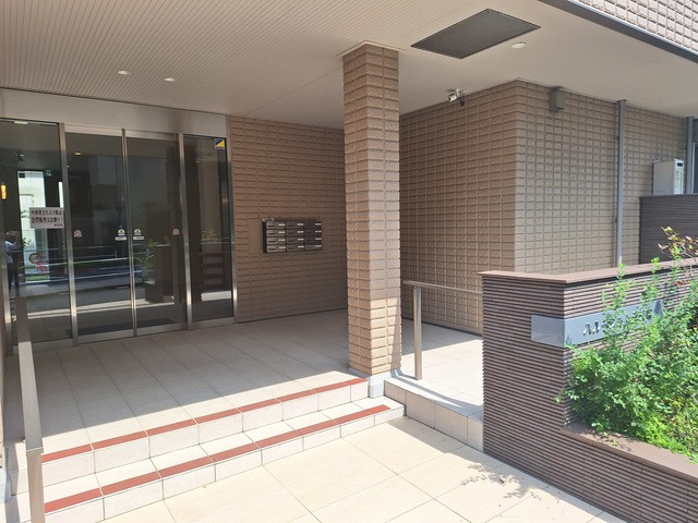 （シニア限定）ハルージュ上北沢南のエントランス