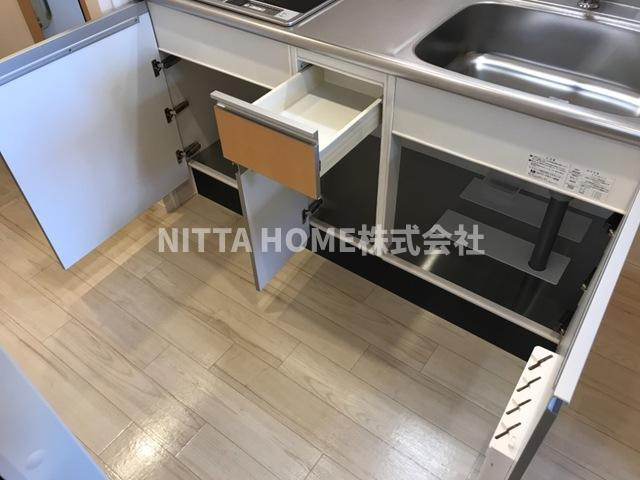 サクラＧ・ＭハイツⅢのキッチン|キッチン収納もたくさんあります(*^_^*)