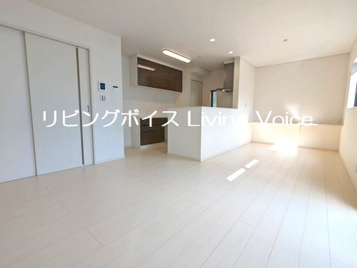 【居間・リビング】 | 【仲介手数料０円】平塚市南金目　中古一戸建て | 施工例　平塚市南金目　中古一戸建て