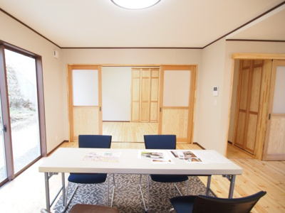 【居間・リビング】 | 中古戸建　二本松市郭内