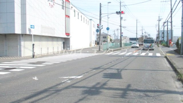 高槻市三島江4丁目　貸倉庫の周辺|前面の通りです☆