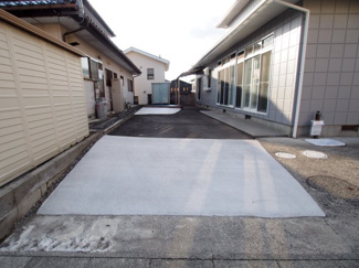 【駐車場】