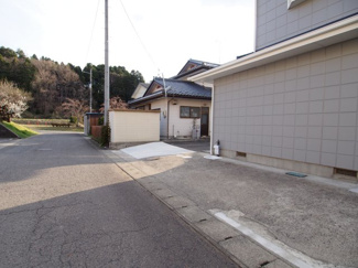 【前面道路含む現地写真】