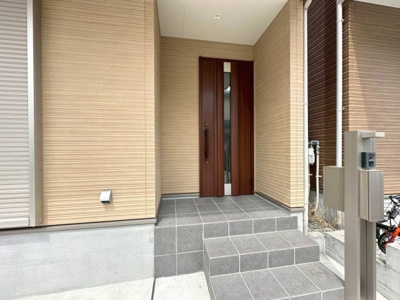 【玄関】 | 池田市鉢塚3丁目貸家