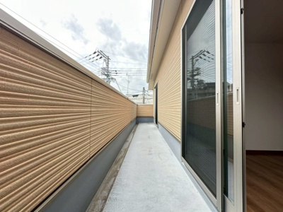 【バルコニー】 | 池田市鉢塚3丁目貸家