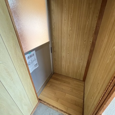 新川ハイツのエントランス