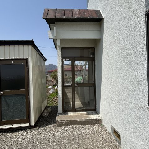 新川ハイツのエントランス