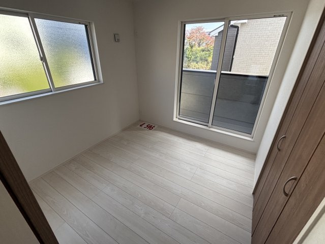 住吉２丁目の新築一戸建て２号棟の洋室