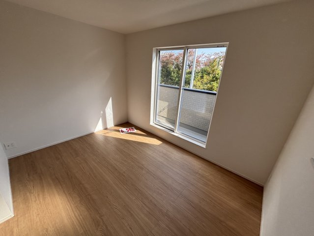 住吉２丁目の新築一戸建ての洋室