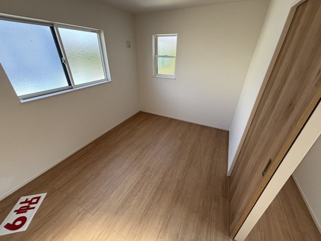 住吉２丁目の新築一戸建ての洋室