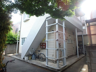 【周辺】 | 建物周辺。