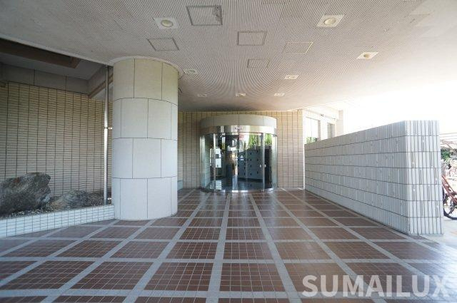 ロマネスク武蔵ケ丘のエントランス