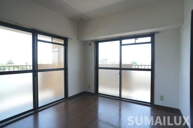 ロマネスク武蔵ケ丘の洋室