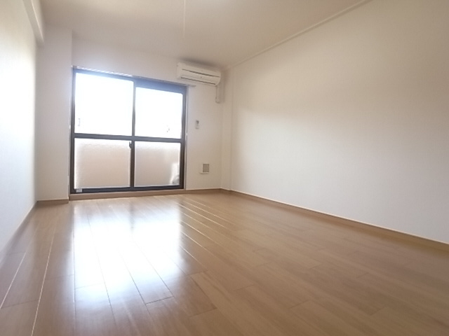 神戸市須磨区車字潰ノ下の賃貸マンションの内装|洋室室内