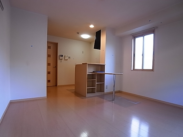 神戸市北区谷上西町のアパートの居間・リビング|リビング室内