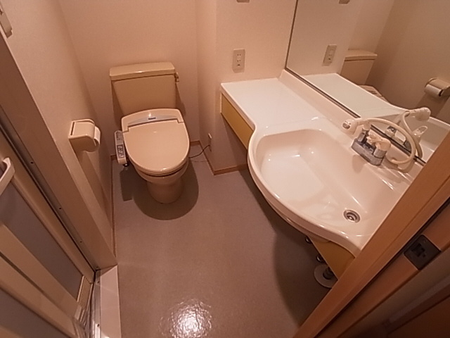 神戸市北区谷上西町のアパートのトイレ|ウォッシュレット付トイレ