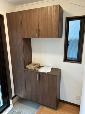 【玄関】 | 国立駅徒歩4分/新築戸建て/書斎付き 2SLDK | シューズボックス